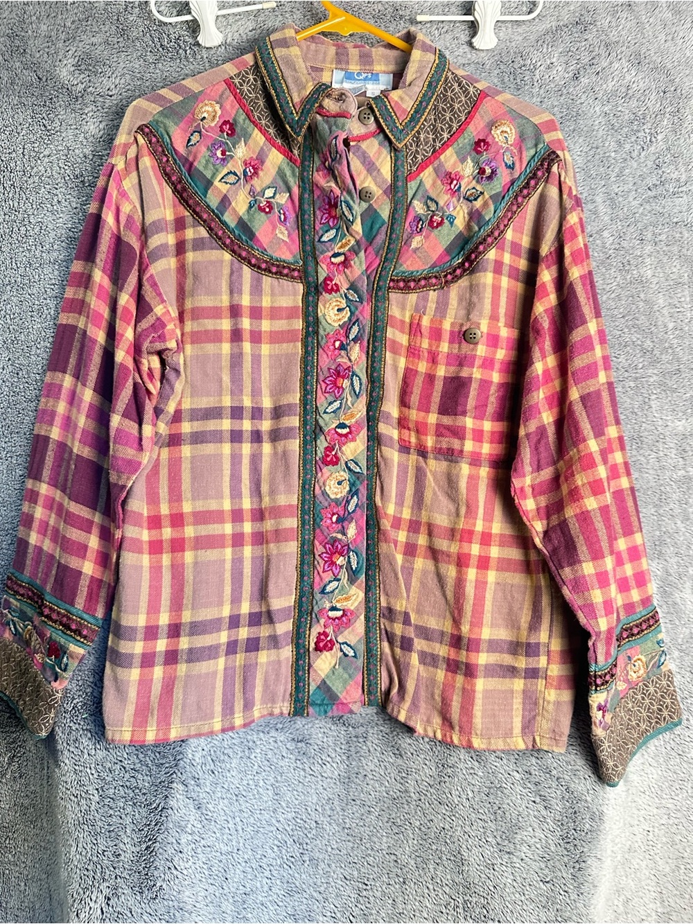 Vintage-Inspired Embroidered Plaid Button-Down Shirt - Multicolor